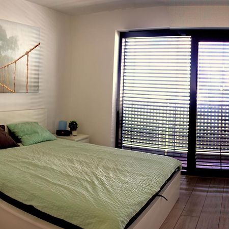布拉迪斯拉发New 1 Bdr, W/Private Parking公寓 外观 照片